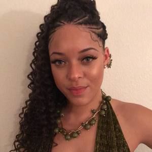 Meet your Posher, Kay